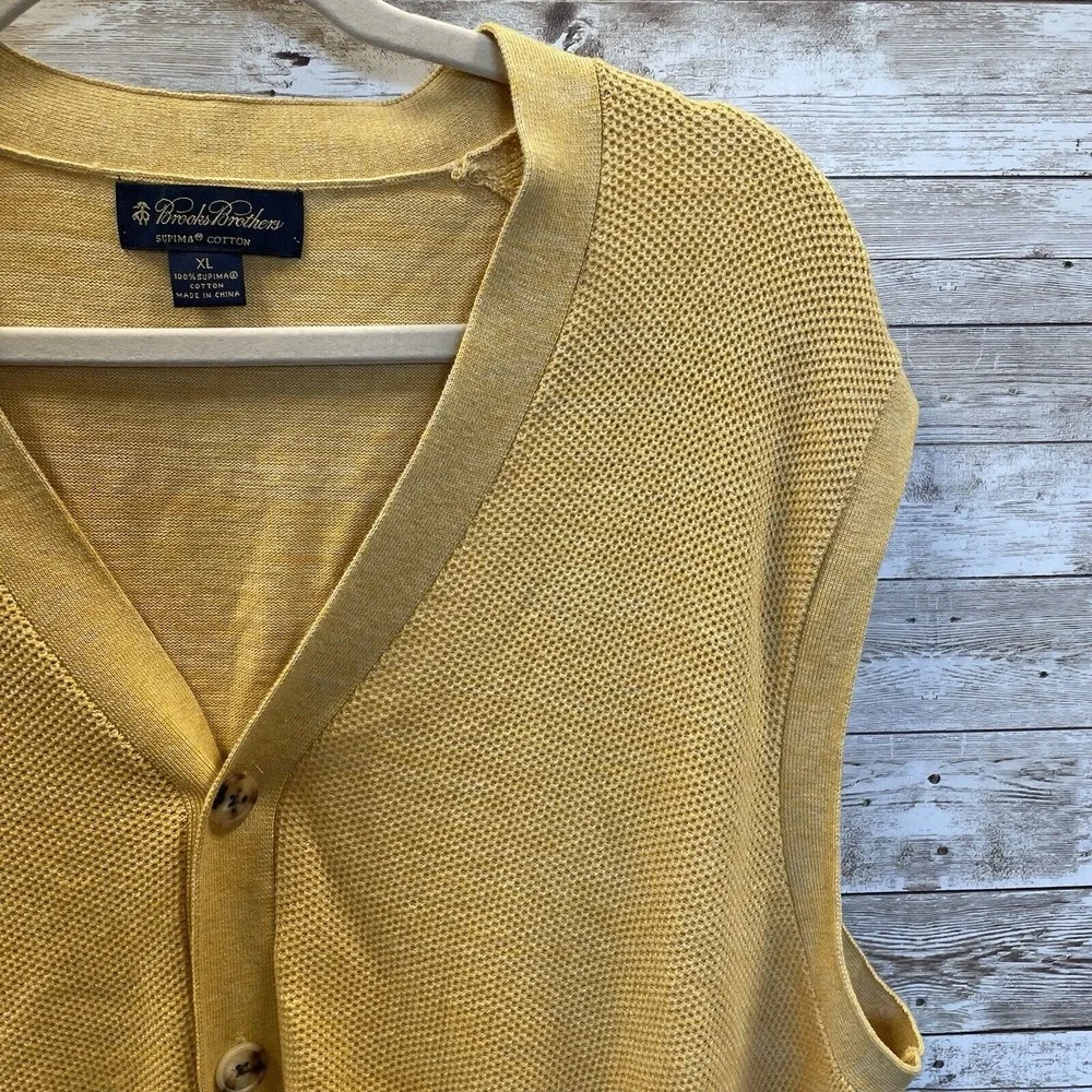 Brooks Brothers Mens XL Vest Yellow Supima Cotton Waffle Knit‎ Sweater Button Up